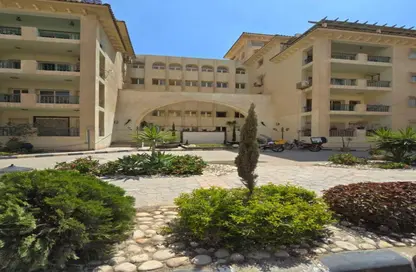 Apartment - 3 Bedrooms - 3 Bathrooms for sale in Dream Land - Al Wahat Road - 6 October City - Giza