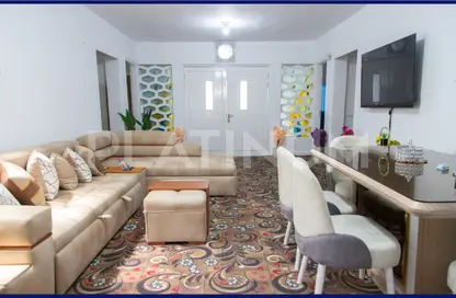 Apartment - 3 Bedrooms - 2 Bathrooms for rent in Corniche Al Maamoura - Al Maamoura - Hay Than El Montazah - Alexandria