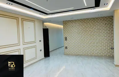 شقة - 3 غرف نوم - 2 حمامات للبيع في مدينة الشروق - القاهرة