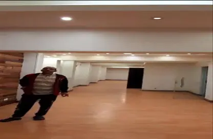 مساحات مكتبية - استوديو - 3 حمامات للايجار في شارع شهاب - المهندسين - الجيزة