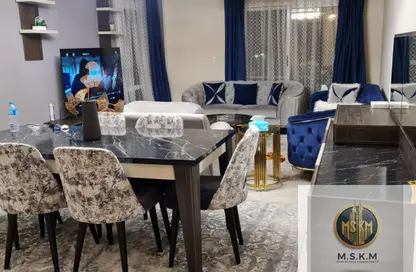 شقة - 3 غرف نوم - 3 حمامات للايجار في شارع يوسف السباعي - الرحاب المرحلة الأولى - الرحاب - مدينة القاهرة الجديدة - القاهرة