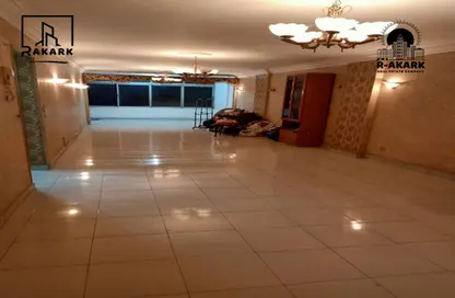 Apartment - 3 Bedrooms - 2 Bathrooms for rent in Nabil Al Wakkad St. - Ard El Golf - Heliopolis - Masr El Gedida - Cairo