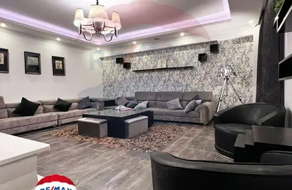 شقة - 3 غرف نوم - 3 حمامات للبيع في شارع محمد فوزي معاذ - سموحة - حي شرق - الاسكندرية