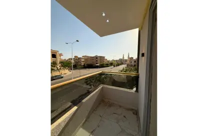 شقة - 3 غرف نوم - 3 حمامات للبيع في شارع الامام ابو حنيفة النعمان - الحي السادس - مدينة العبور - القليوبية