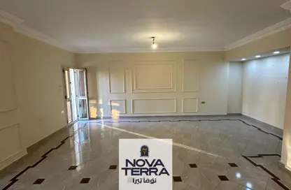 Apartment - 2 Bedrooms - 2 Bathrooms for sale in Al Mohandes Ahmed Kamal Hamdy St. - 16th District - Sheikh Zayed City - Giza