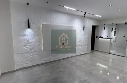 Apartment - 2 Bedrooms - 2 Bathrooms for sale in El Rehab Extension - Al Rehab - New Cairo City - Cairo