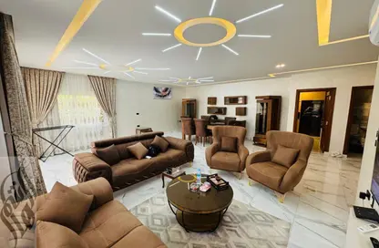 فيلا - 3 غرف نوم - 3 حمامات للايجار في مدينتي - القاهرة