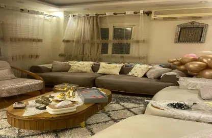 Apartment - 2 Bedrooms - 1 Bathroom for sale in Al Ensherah Al Saghir St. - El Sahafeyeen - Giza