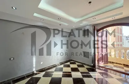 شقة - 4 غرف نوم - 2 حمامات للبيع في شارع الاقبال - السرايا - سيدي بشر - حي اول المنتزة - الاسكندرية