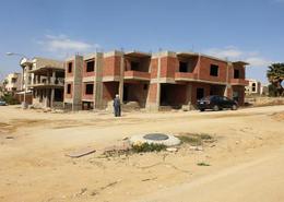 Villa - 5 bedrooms - 4 bathrooms for للبيع in Doctor Ahmed Kamal Pasha St. - 5th District - Obour City - Qalyubia