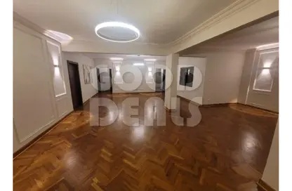 Apartment - 3 Bedrooms - 2 Bathrooms for sale in Gameat Al Dewal Al Arabeya St. - Mohandessin - Giza