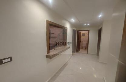 Apartment - 3 Bedrooms - 2 Bathrooms for sale in Al Khamayel city - Sheikh Zayed Compounds - Sheikh Zayed City - Giza