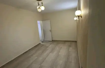 شقة - 4 غرف نوم - 3 حمامات للايجار في شارع المساحه - الدقي - الجيزة