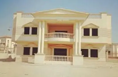 Villa - 5 Bedrooms - 6 Bathrooms for sale in Royal City - Sheikh Zayed Compounds - Sheikh Zayed City - Giza