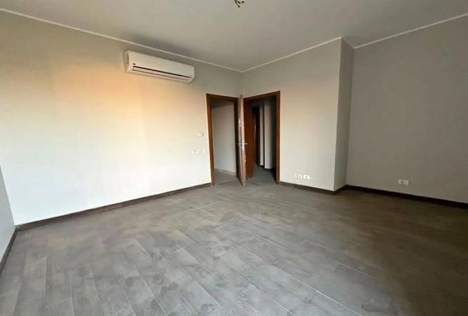 8317402 - Property Image 3