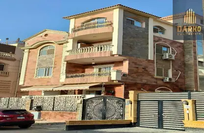 Apartment - 4 Bedrooms - 3 Bathrooms for sale in Street 102 - West Somid - 6 October City - Giza