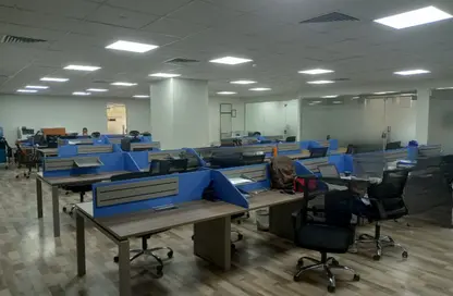 مساحات مكتبية - استوديو - 2 حمامات للايجار في شارع مجمع البنوك - شارع التسعين الجنوبي - التجمع الخامس - مدينة القاهرة الجديدة - القاهرة