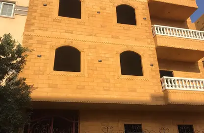 بناية كاملة - 8 غرف نوم - 8 حمامات للبيع في مدينة بدر - القاهرة