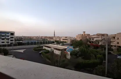 شقة - 3 غرف نوم - 2 حمامات للايجار في الحي العاشر - الشيخ زايد - الجيزة