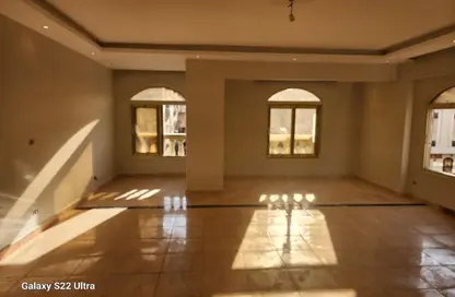 Apartment - 3 Bedrooms - 2 Bathrooms for sale in Akhnaton St. - District 5 - The 5th Settlement - New Cairo City - Cairo