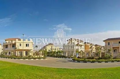 Villa - 4 Bedrooms - 5 Bathrooms for sale in Maxim - The 1st Settlement - New Cairo City - Cairo