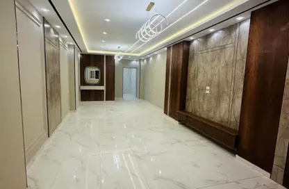 Apartment - 3 Bedrooms - 3 Bathrooms for sale in Gate 3 old - Khafre - Hadayek El Ahram - Giza