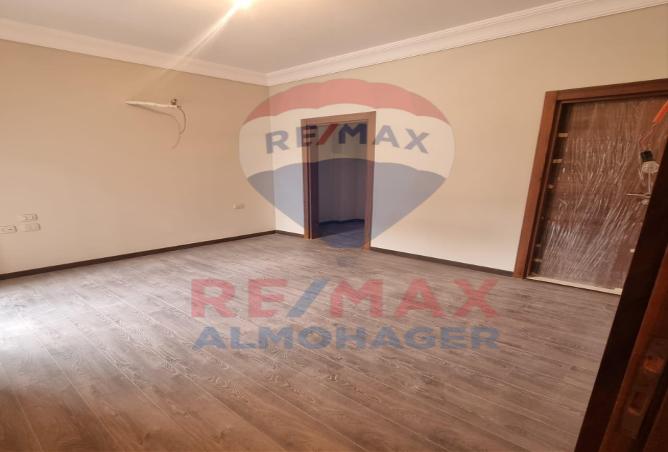 8027545 - Property Image 3