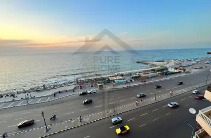 شقة - 3 غرف نوم - 1 حمام للايجار في طريق الجيش - كامب شيزار - حي وسط - الاسكندرية