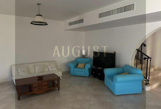 8073911 - Property Image 3