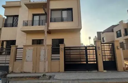 Villa - 4 Bedrooms - 4 Bathrooms for sale in Alma - 2nd District - Sheikh Zayed City - Giza