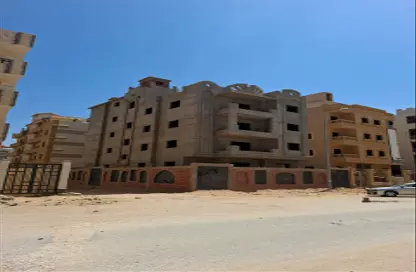 بناية كاملة - 8 غرف نوم - 8 حمامات للبيع في الحي 300 - التوسعات الشمالية - مدينة 6 أكتوبر - الجيزة