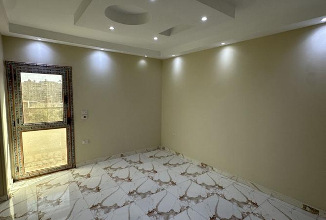 8189693 - Property Image 2