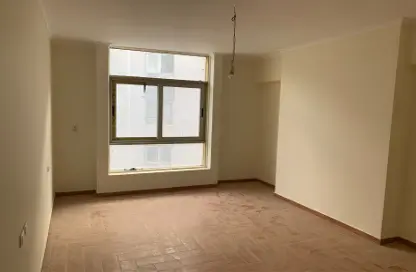 Apartment - 2 Bedrooms - 2 Bathrooms for rent in Crystal Plaza - Zahraa El Maadi - Hay El Maadi - Cairo