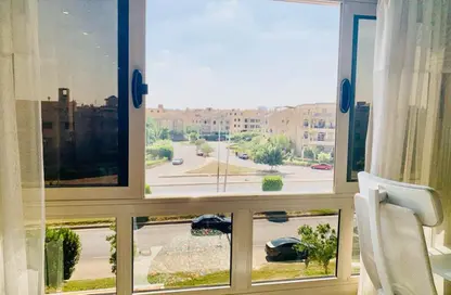 شقة - 3 غرف نوم - 2 حمامات للبيع في المستثمر الصغير - الحي العاشر - الشيخ زايد - الجيزة