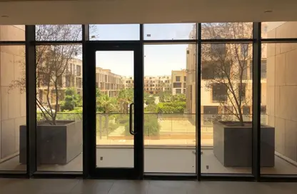 مساحات مكتبية - استوديو - 2 حمامات للبيع في 6 ويست - بيفرلي هيلز - كمبوندات الشيخ زايد - الشيخ زايد - الجيزة