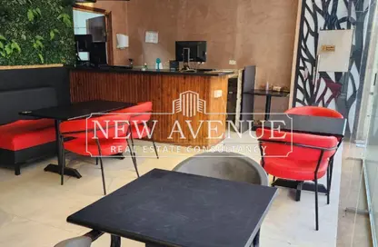 محل - استوديو - 1 حمام للايجار في شارع الشباب - الحي السابع عشر - الشيخ زايد - الجيزة