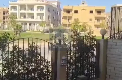 Apartment - 3 Bedrooms - 1 Bathroom for sale in 3rd Neighborhood - 8th Area - Shorouk City - Cairo