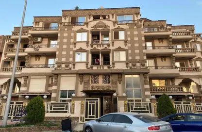 Apartment - 4 Bedrooms - 3 Bathrooms for sale in The 1st Settlement - New Cairo City - Cairo