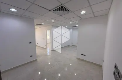 عيادة - استوديو - 1 حمام للايجار في شارع التسعين الشمالي - التجمع الخامس - مدينة القاهرة الجديدة - القاهرة