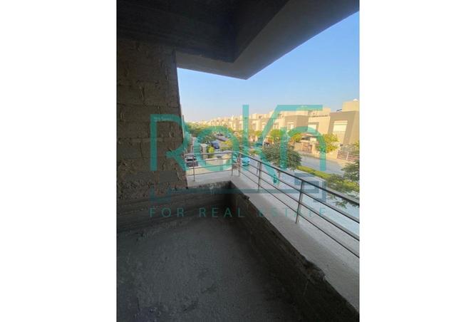 8406000 - Property Image 3