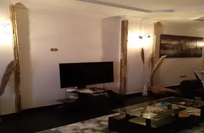Apartment - 2 Bedrooms - 1 Bathroom for rent in Zahraa El Maadi - Hay El Maadi - Cairo