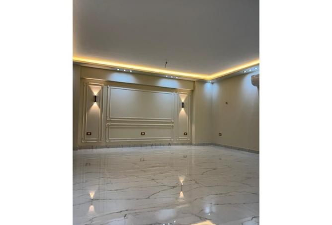 8073157 - Property Image 3