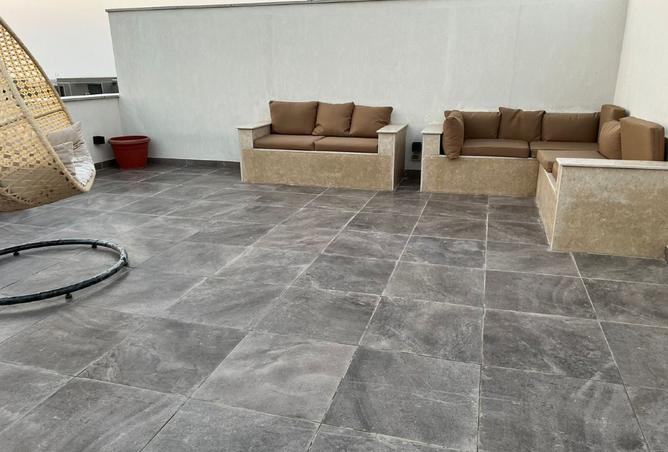 8082242 - Property Image 2