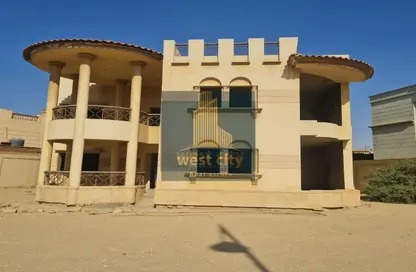 Villa - 6 Bedrooms - 6 Bathrooms for sale in Royal City - Sheikh Zayed Compounds - Sheikh Zayed City - Giza