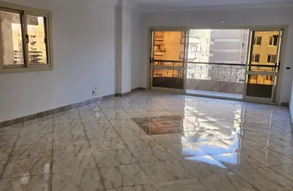 شقة - 3 غرف نوم - 2 حمامات للايجار في شارع افريقيا - امتداد مصطفي النحاس - المنطقة التاسعة - مدينة نصر - القاهرة