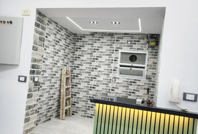 8178705 - Property Image 2