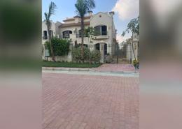 منزل مزدوج - 4 غرف نوم - 4 حمامات for للبيع in الباتيو 5 ايست - الباتيو - كمبوندات الشروق - مدينة الشروق - القاهرة