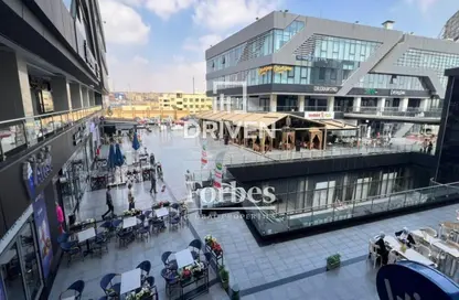 Shop - Studio - 2 Bathrooms for rent in The Gate Plaza Mall - 10th District - Sheikh Zayed City - Giza