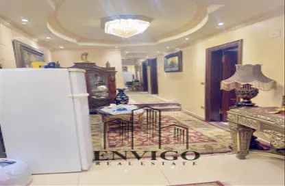 Villa - 6 Bedrooms - 5 Bathrooms for sale in Mohammed Al Maqref St. - 6th Zone - Nasr City - Cairo