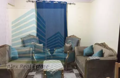 شقة - 3 غرف نوم - 1 حمام للايجار في شارع إسماعيل الفنجرى - كامب شيزار - حي وسط - الاسكندرية